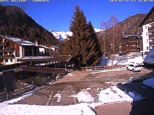 immagine della webcam nei dintorni di Brusson: webcam Ayas