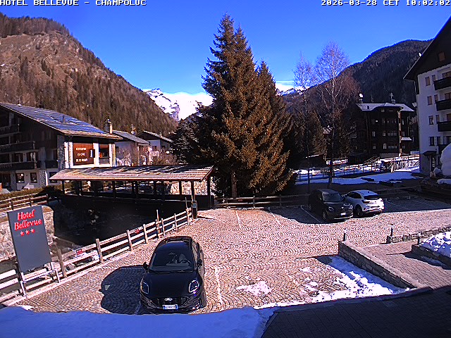 immagine della webcam nei dintorni di Valtournenche Colle Superiore: webcam Ayas