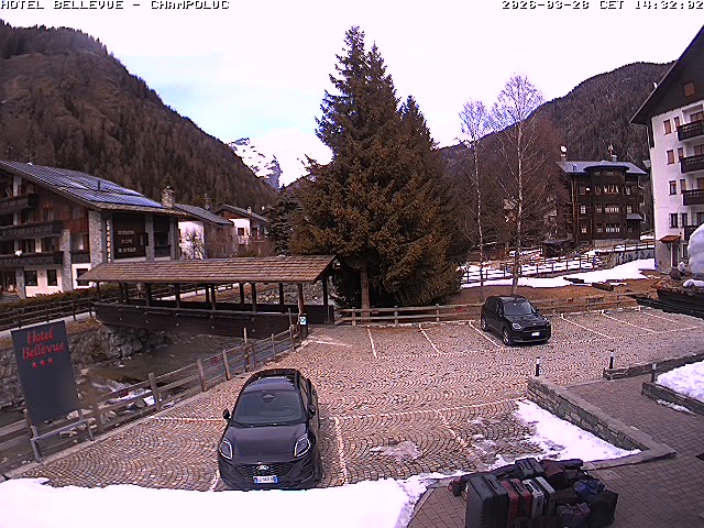 immagine della webcam nei dintorni di Breuil-Cervinia: webcam Ayas