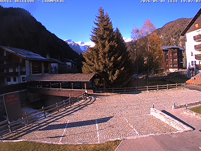 immagine della webcam nei dintorni di Passo dei Salati: webcam Ayas