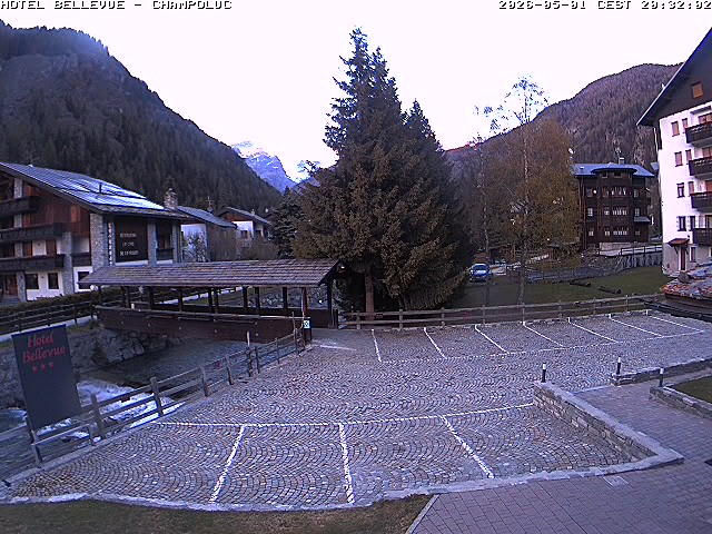 immagine della webcam nei dintorni di Staffal: webcam Ayas