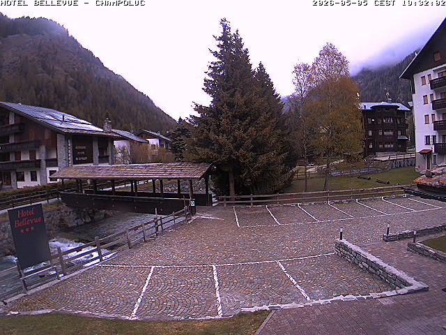 immagine della webcam nei dintorni di Gressoney-Saint-Jean: webcam Ayas