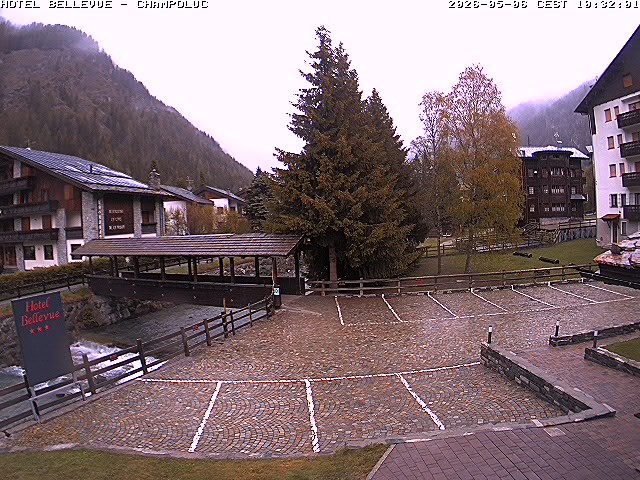 immagine della webcam nei dintorni di Gressoney-la-Trinitè: webcam Ayas