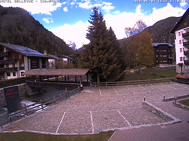 immagine della webcam nei dintorni di Staffal: webcam Ayas