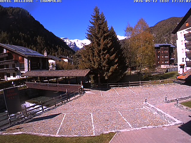 immagine della webcam nei dintorni di Breuil-Cervinia: webcam Ayas