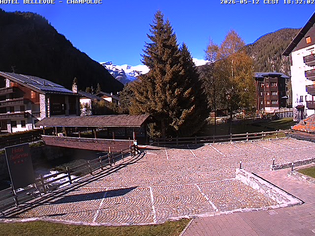 immagine della webcam nei dintorni di Fenis: webcam Ayas