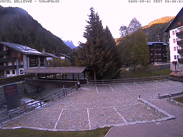 immagine della webcam nei dintorni di Estoul: webcam Ayas