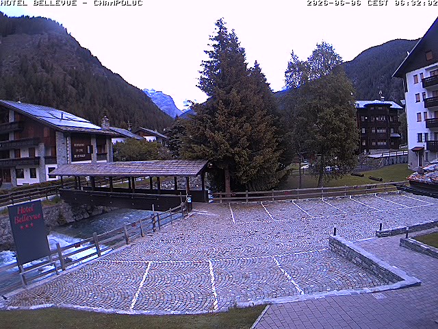 immagine della webcam nei dintorni di Punta Indren: webcam Ayas