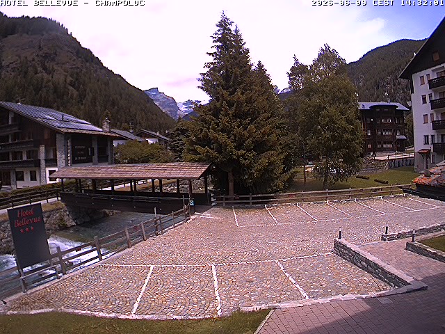 immagine della webcam nei dintorni di Champoluc: webcam Ayas