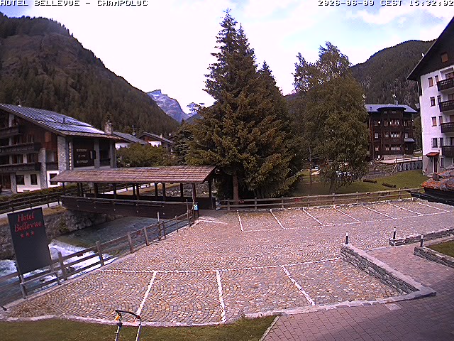 immagine della webcam nei dintorni di Champoluc: webcam Ayas