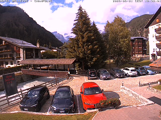 immagine della webcam nei dintorni di La Magdeleine: webcam Ayas
