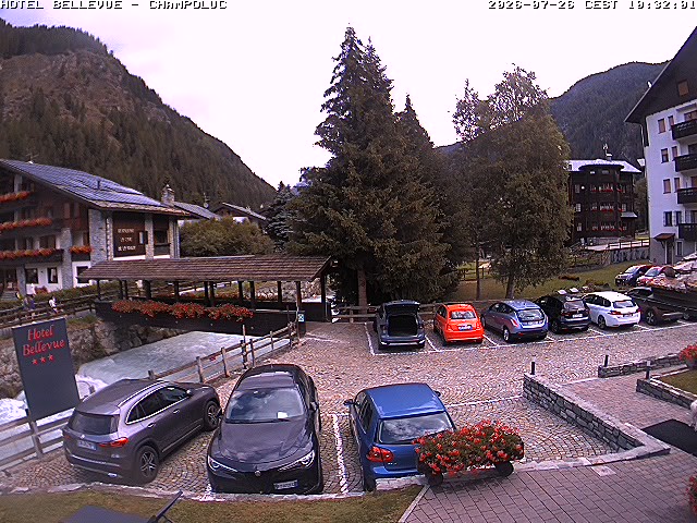 immagine della webcam nei dintorni di Champoluc: webcam Ayas